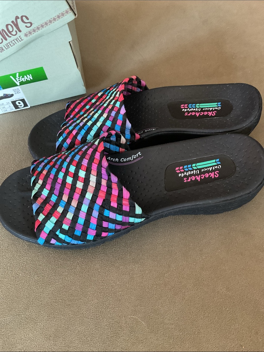 Skechers Black Slide Mules with Multicolor Woven Upper - Picture 4 of 4